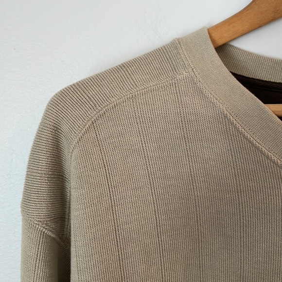 Columbia Sweater Men XL Tan V Neck Stretchy Columbia Tag on L Sleeve - Picture 9 of 12